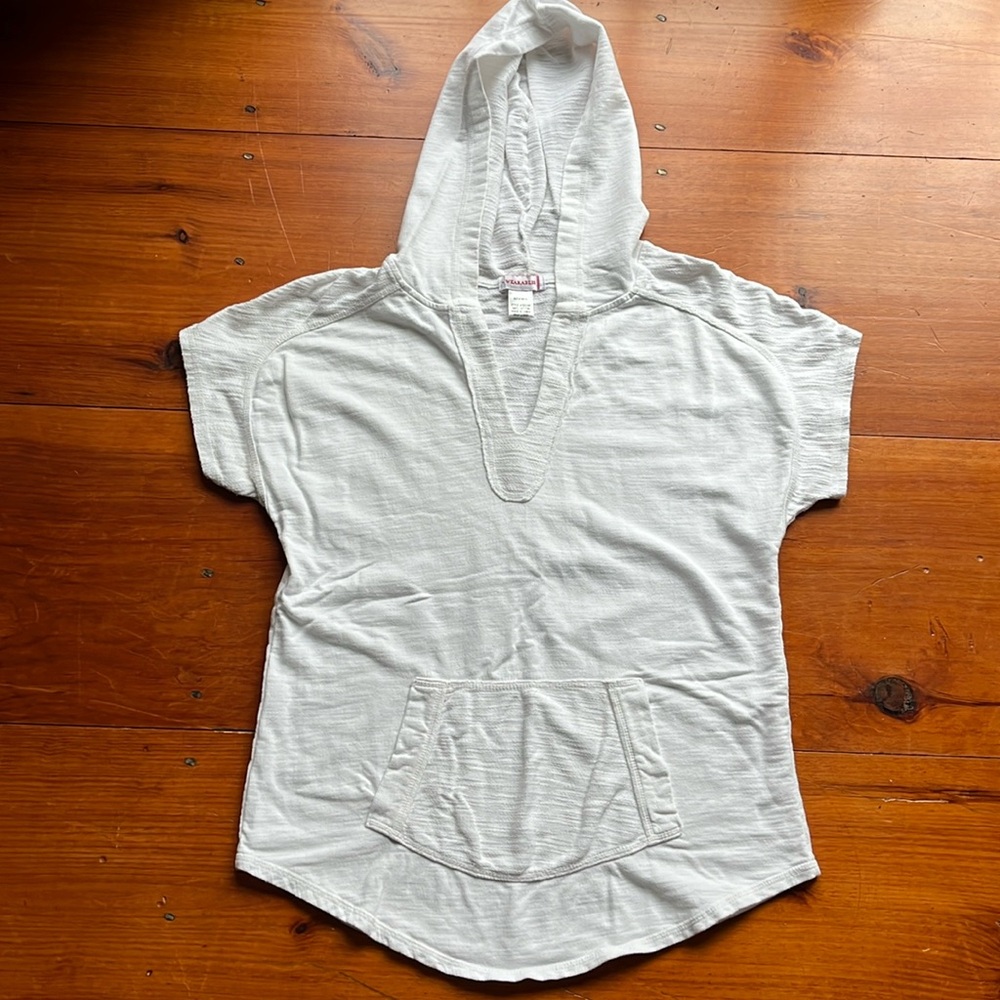 Wearables hooded tee